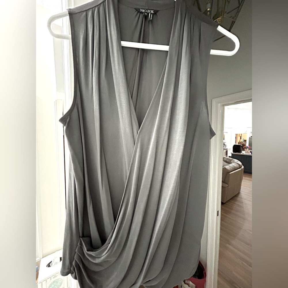 Nic+Zoe sleeveless in warm grey with pleats/ruching detail. Loose fitting.